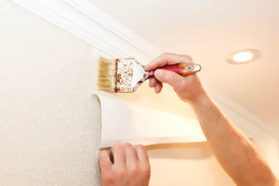 Pose de papier peint à Coëtlogon — revêtements muraux et toiles de verre